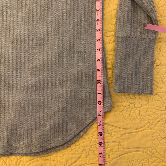 Women’s gray sweater - Picture 7 of 10